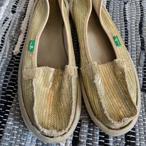 Women’s SANUK shoes